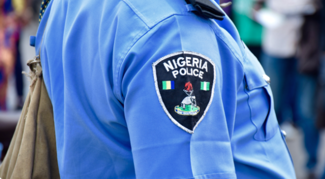 1784553918 POLICE3