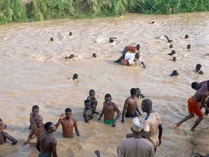 1784641825 canoe capsizes in Jigawa