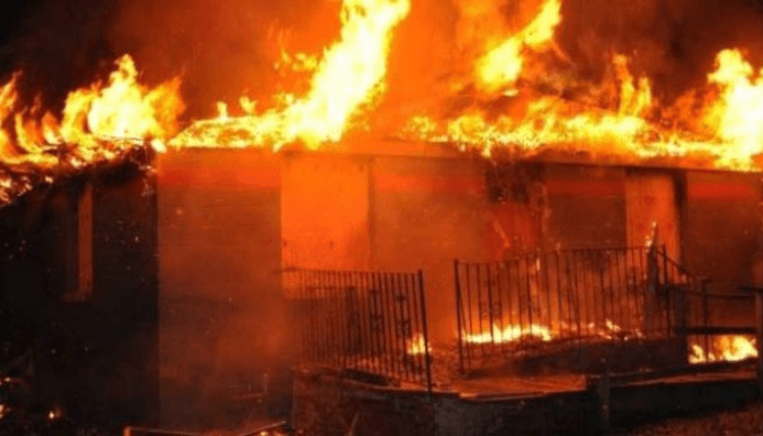 1784649613 Fire razes building