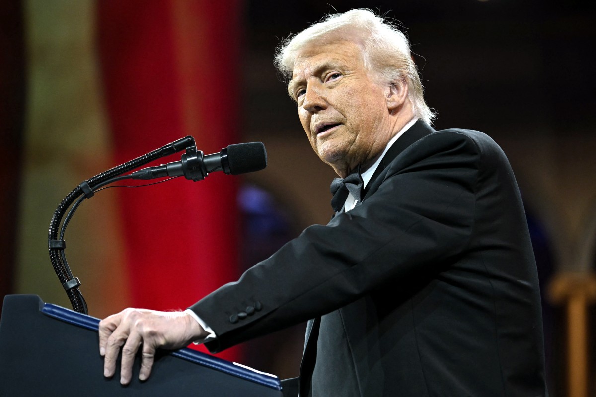 1784836833 Donald Trump