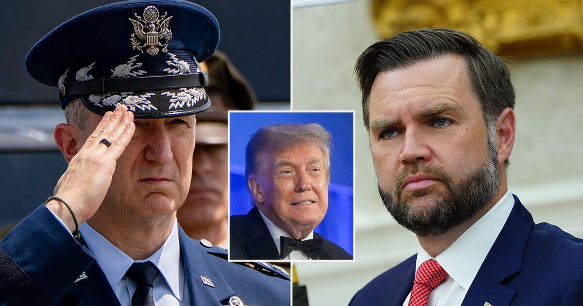 588933