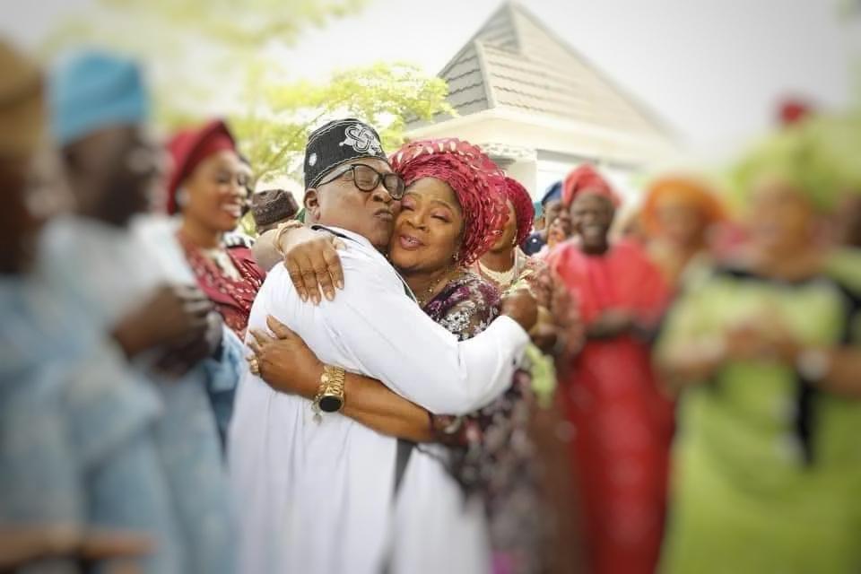 Kollington Ayinla and Salawa Abebi