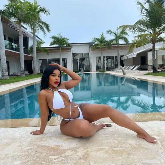 influencer ariela la langosta friend 109790965
