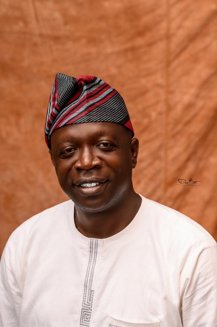 1786286422 Olatunbosun Oyintiloye