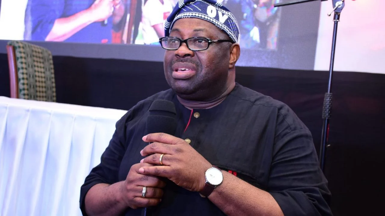 1787488821 Dele Momodu