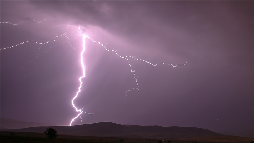 Lightning Ozkan Bilgin Anadolu Agency