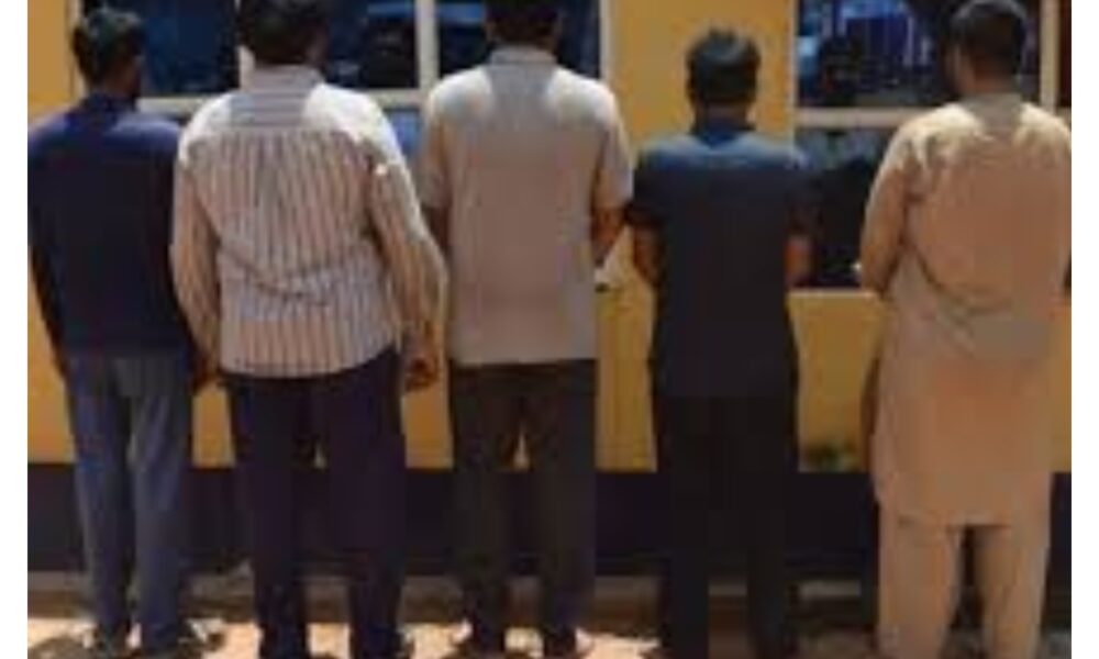 Police arrest 5 Pakistanis
