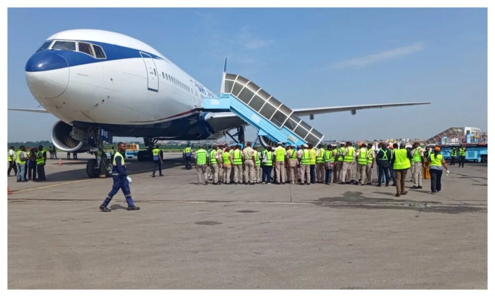 Xenophobia Nigerians evacuated from South Africa arrive in Lagos