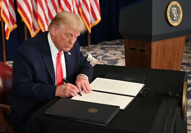 trump20signs