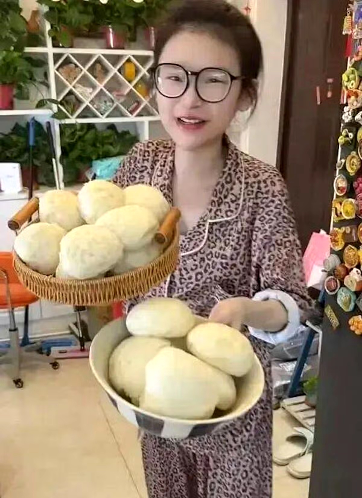 1001048949 1789404202