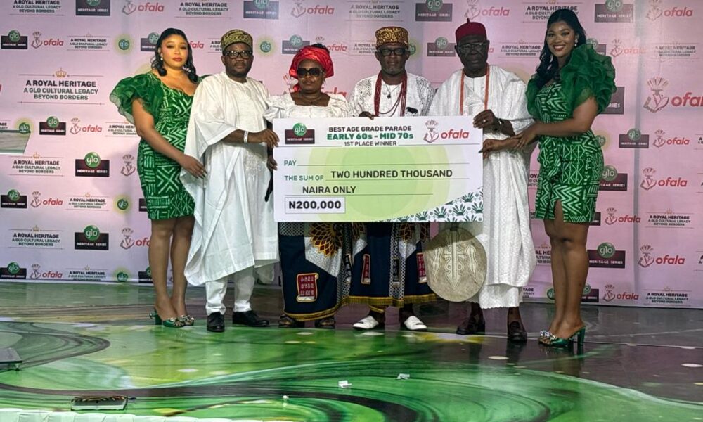 Cheque presentation 1792757679